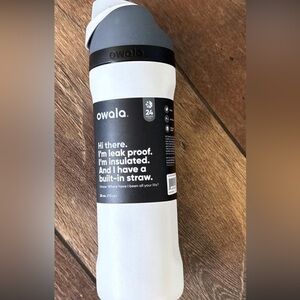 Owala Insulated Water Bottle with Built-In Straw — White & Gray 24oz NEW